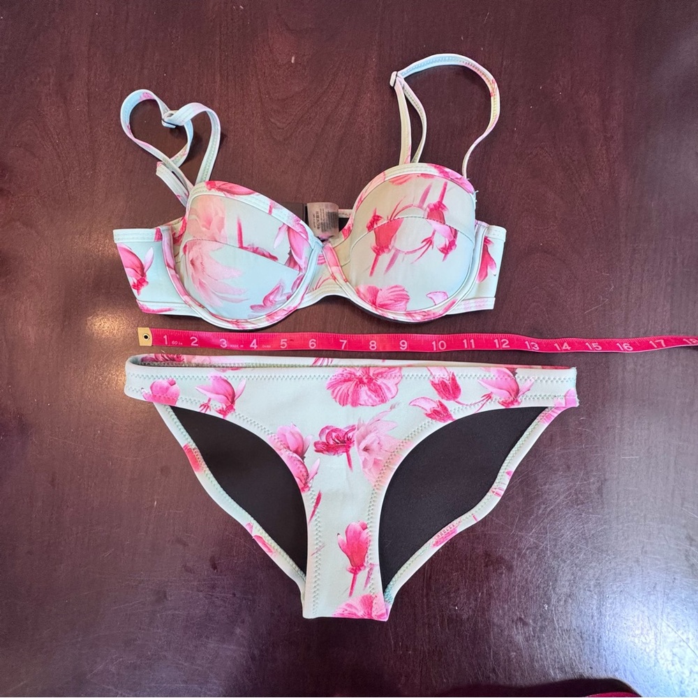MuxiLove Mint Green & Pink Floral Underwire 2 Piece Bikini. Small